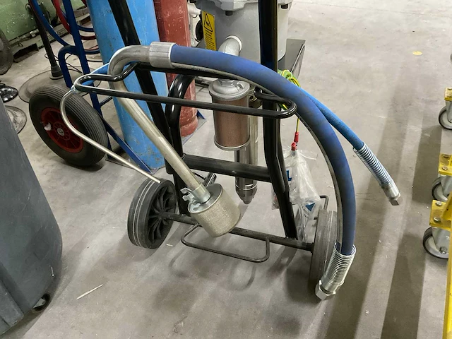 2021 larius sirio 30:1 airless pneumatische pomp op trolley - afbeelding 4 van  5