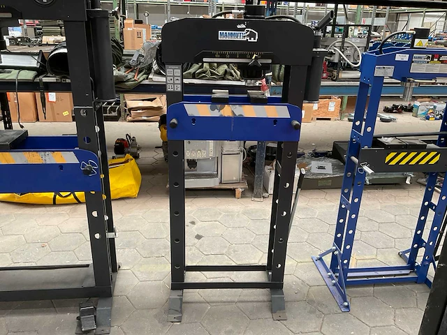 2021 mammuth sp30xhm werkplaatspers - afbeelding 1 van  8