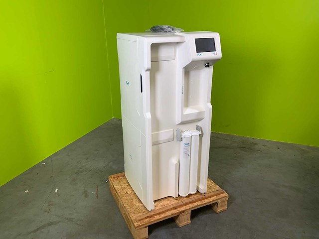 2021 milli-q hx 7080 laboratorium-grade waterzuiveringssysteem - afbeelding 1 van  14
