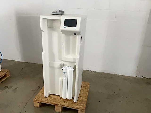 2021 milli-q hx 7080 laboratorium-grade waterzuiveringssysteem - afbeelding 13 van  19