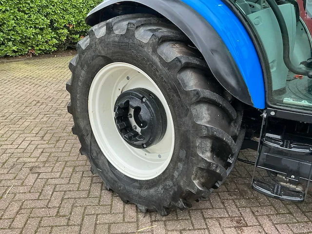 2021 new holland t5.115 vierwielaangedreven landbouwtractor - afbeelding 2 van  32