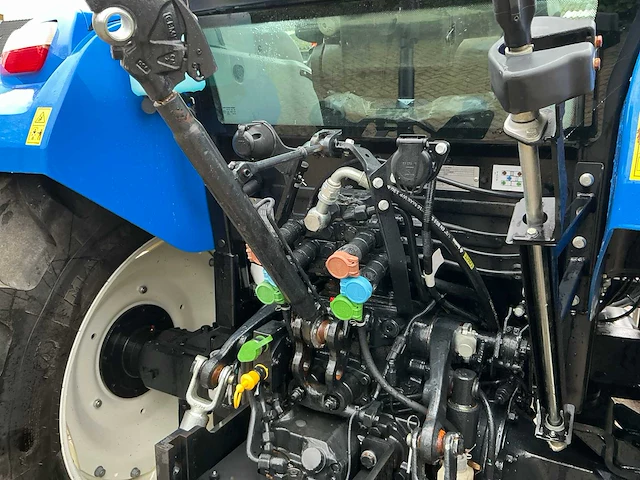 2021 new holland t5.115 vierwielaangedreven landbouwtractor - afbeelding 7 van  32