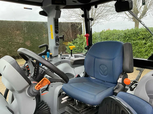 2021 new holland t5.115 vierwielaangedreven landbouwtractor - afbeelding 16 van  32
