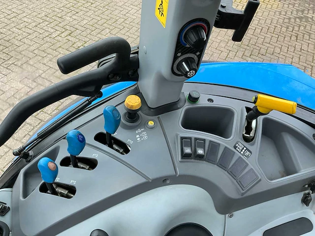 2021 new holland t5.115 vierwielaangedreven landbouwtractor - afbeelding 18 van  32
