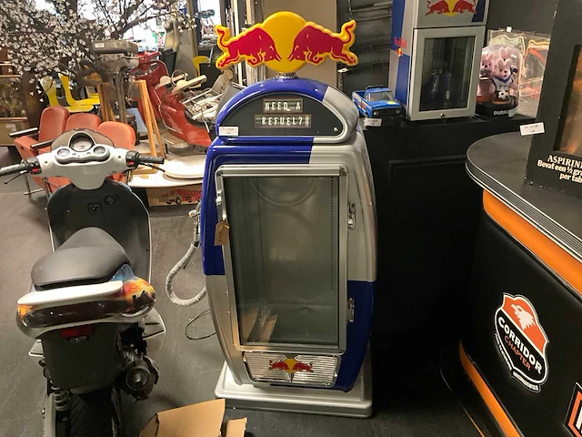2021 redbull koelkast - afbeelding 1 van  8