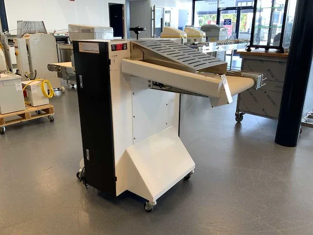 2021 sinmag hs2-3s horizontale snijmachine - afbeelding 1 van  12