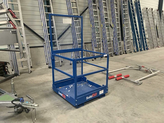 2021 solid hub werkplatform - afbeelding 1 van  5
