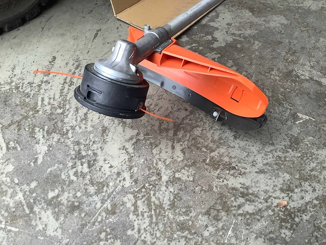 2021 stihl fs131 bosmaaier - afbeelding 3 van  3