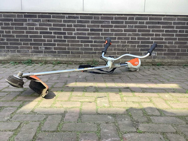 2021 stihl fsa130 bosmaaier - afbeelding 1 van  4