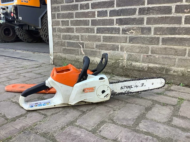 2021 stihl msa220c kettingzaag - afbeelding 3 van  4