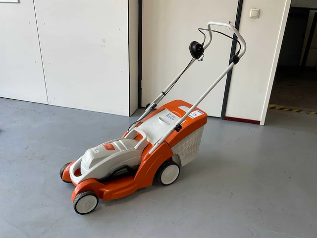 2021 stihl rme 339 elektrische grasmaaier - afbeelding 1 van  6