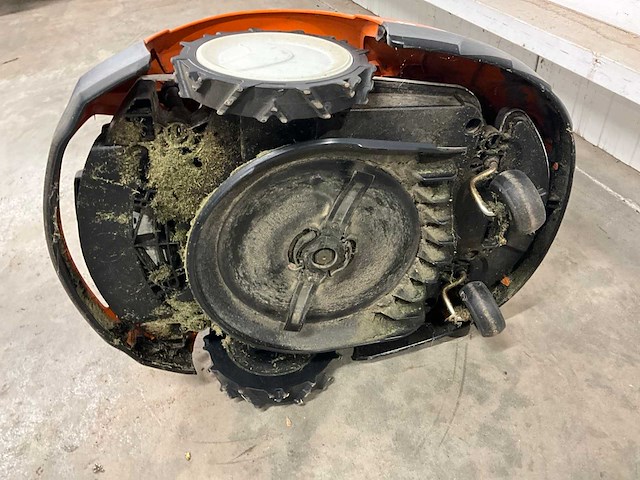 2021 stihl rmi 632 p imow robotmaaier met laadstation - afbeelding 3 van  14