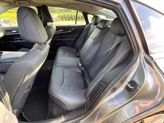 2021 toyota mirai 2 xle executive personenauto s-920-pz - afbeelding 18 van  36
