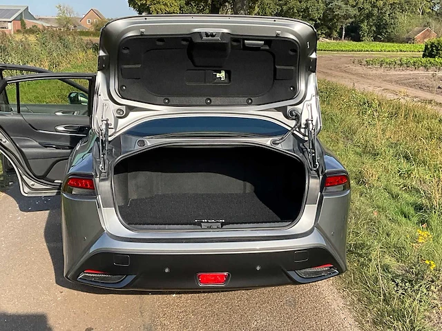 2021 toyota mirai 2 xle executive personenauto s-920-pz - afbeelding 19 van  36