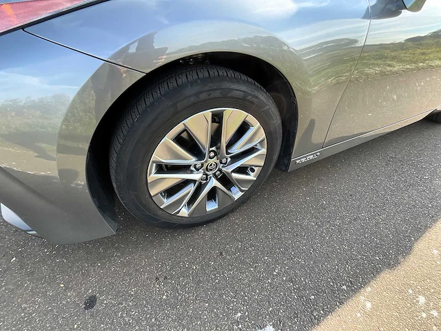 2021 toyota mirai 2 xle executive personenauto s-920-pz - afbeelding 9 van  36