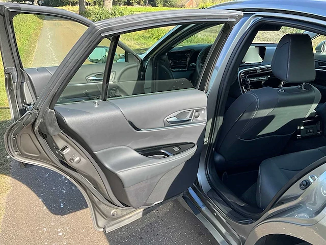 2021 toyota mirai 2 xle executive personenauto s-920-pz - afbeelding 18 van  44