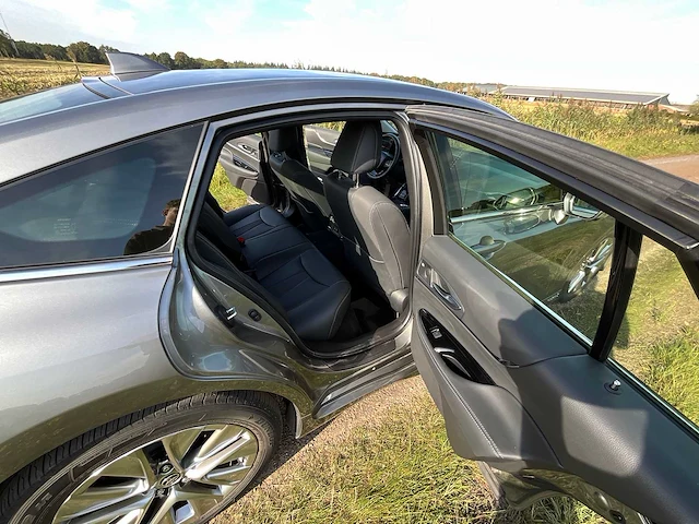 2021 toyota mirai 2 xle executive personenauto s-920-pz - afbeelding 21 van  44