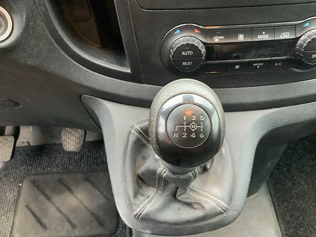 2022 - mercedes-benz - vito - 110 cdi lang - bedrijfswagen - afbeelding 14 van  17