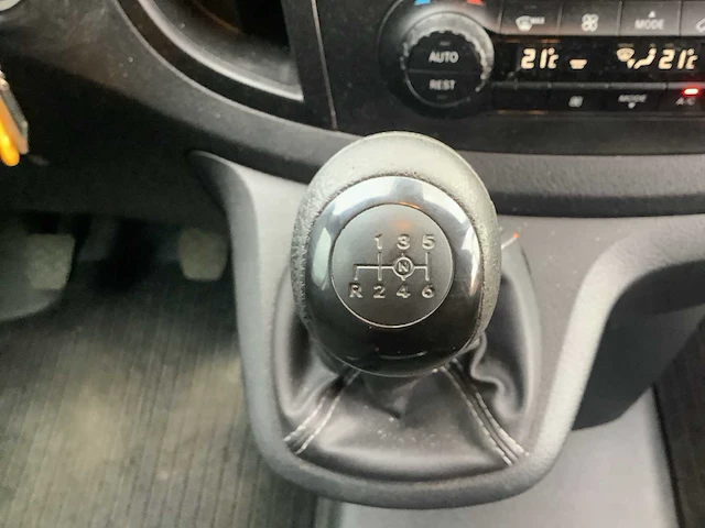 2022 - mercedes-benz - vito - bedrijfswagen - afbeelding 14 van  17