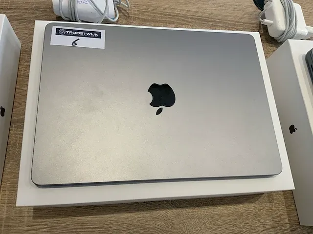 2022 apple macbook air 13" a2681 laptop - afbeelding 6 van  8