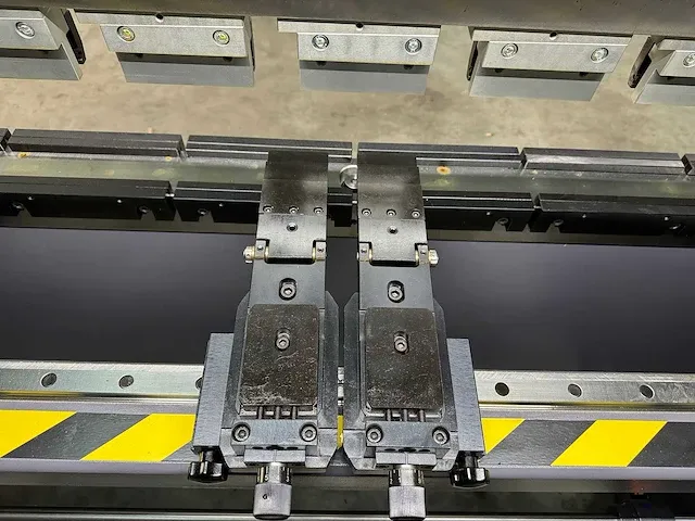 2022 baykal - aphsh 31200 - hybride cnc kantbank - afbeelding 16 van  18