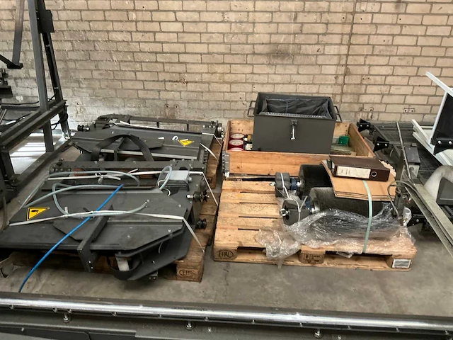 2022 blm/adige ts72 cnc buizenzaagautomaat met opslag unit - afbeelding 26 van  27