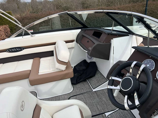 2022 cobalt cs 22 speedboot - afbeelding 13 van  35