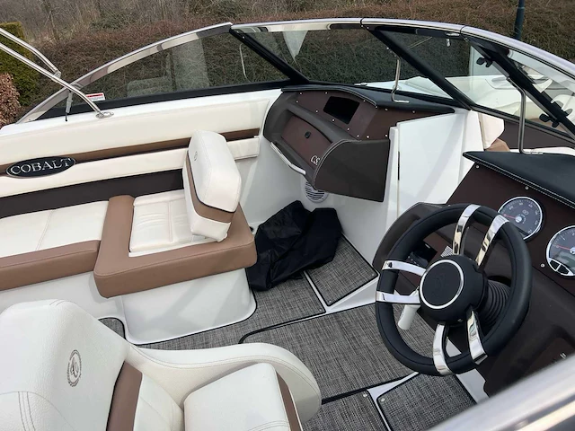 2022 cobalt cs 22 speedboot - afbeelding 14 van  35