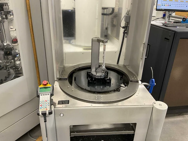 2022 dmg mori dmu 65 h monoblock cnc bewerkingscentra + robot - afbeelding 25 van  47