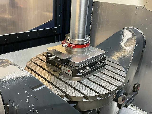 2022 dmg mori dmu 65 h monoblock cnc bewerkingscentra + robot - afbeelding 38 van  47