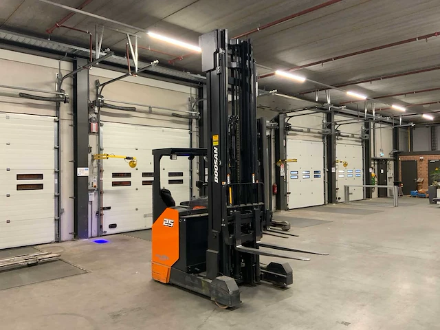 2022 doosan rb25jw-9 reach truck - afbeelding 30 van  55