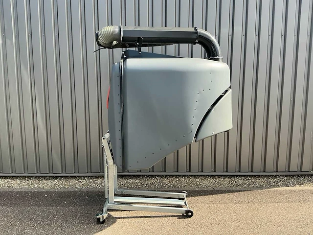 2022 egholm 22 got grascontainer met bladzuigslang - afbeelding 13 van  17