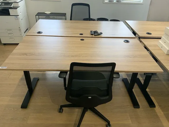 2022 elektrisch verstelbaar zit- stabureau (2x) - afbeelding 2 van  8