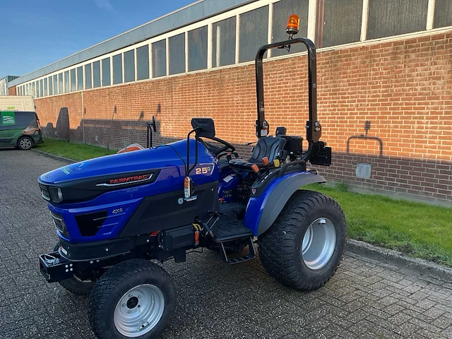 2022 farmtrac 25g elektrische 4wd minitractor - afbeelding 27 van  31