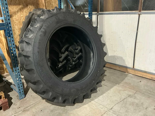 2022 firestone radial alltraction dt banden 4x - afbeelding 2 van  8