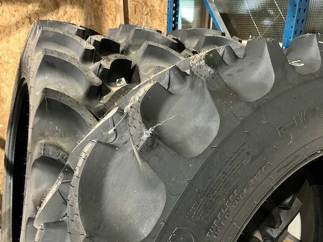 2022 firestone radial alltraction dt banden 4x - afbeelding 3 van  8