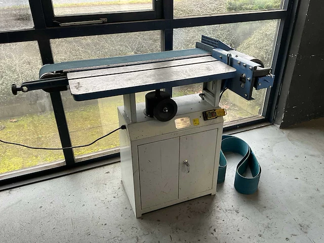 2022 hbm 300 oscilerende bandschuurmachine - afbeelding 2 van  8