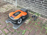 2022 husqvarna 305 robotmaaier - afbeelding 1 van  5