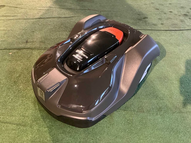 2022 husqvarna automower 450x robot grasmaaier, overjarig - afbeelding 1 van  8