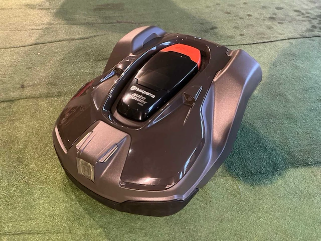 2022 husqvarna automower 450x robot grasmaaier, overjarig - afbeelding 2 van  8