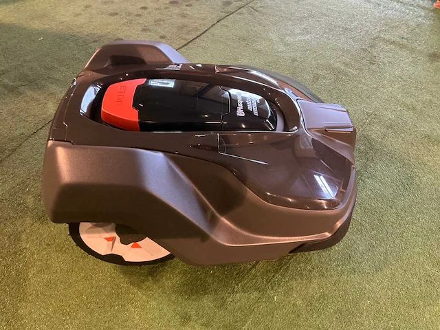 2022 husqvarna automower 450x robot grasmaaier, overjarig - afbeelding 6 van  8