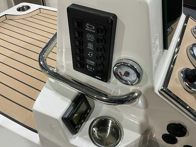 2022 intender 820 tender - afbeelding 11 van  25