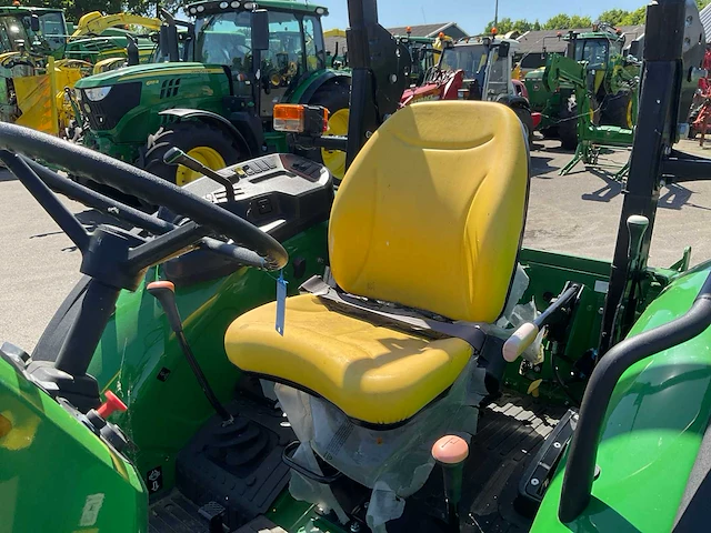 2022 john deere 5050e vierwielaangedreven landbouwtractor - afbeelding 2 van  22