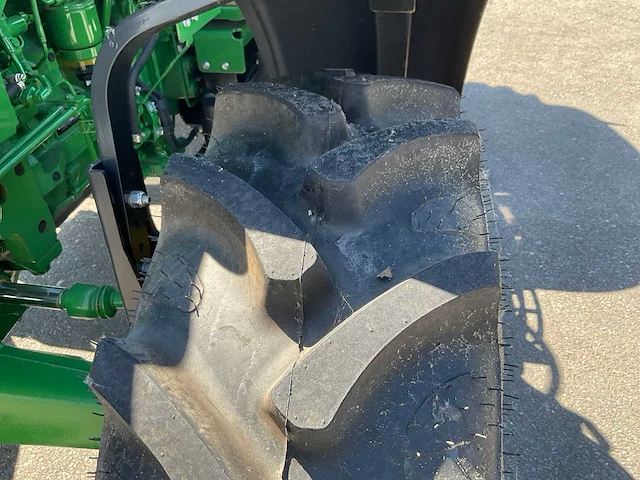 2022 john deere 5050e vierwielaangedreven landbouwtractor - afbeelding 4 van  22