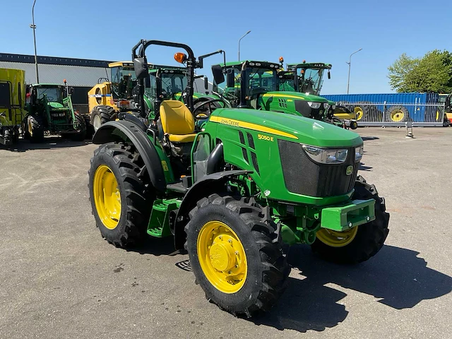 2022 john deere 5050e vierwielaangedreven landbouwtractor - afbeelding 20 van  22