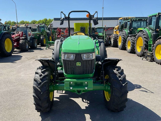 2022 john deere 5050e vierwielaangedreven landbouwtractor - afbeelding 21 van  22