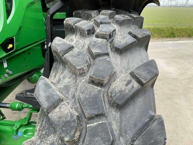 2022 john deere 6120m vierwielaangedreven landbouwtractor - afbeelding 2 van  34
