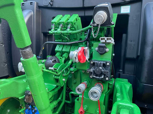 2022 john deere 6130 r premium edition vierwielaangedreven landbouwtractor - afbeelding 2 van  37