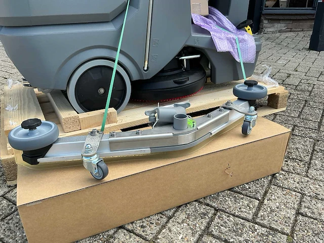 2022 karcher bd5070 - schrob/zuigmachine - afbeelding 8 van  24