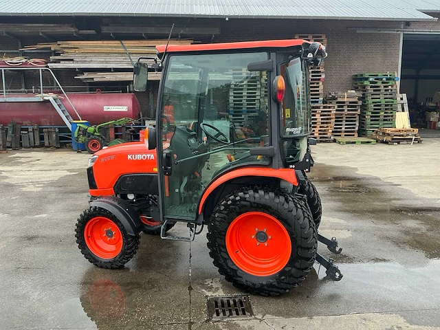 2022 kubota b2261 vierwielaangedreven landbouwtractor - afbeelding 12 van  48